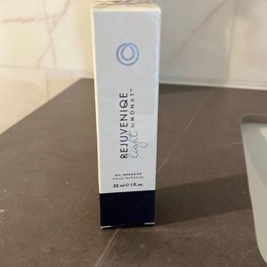 Rejuveniqe light by Monat